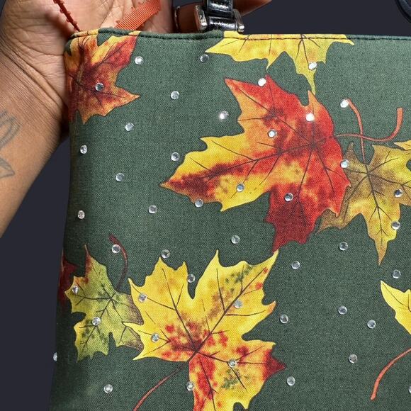 Autumn colored maple leaf print shoulder bag - Picture 3 of 5